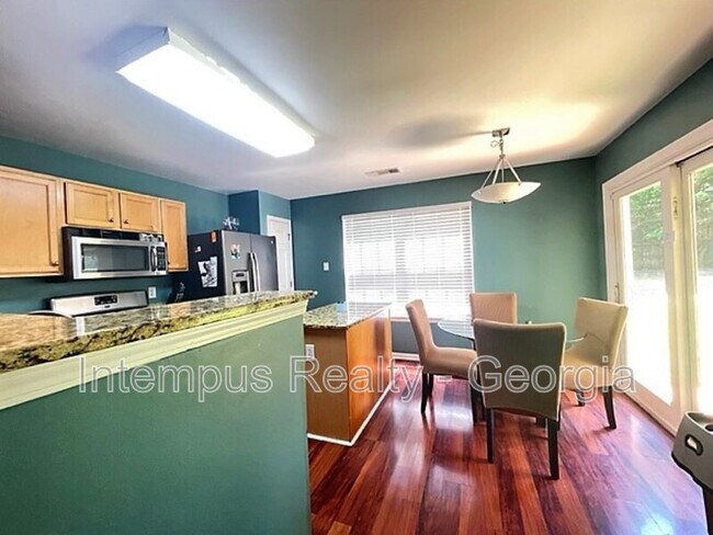 Building Photo - 238 Oak Grove Way