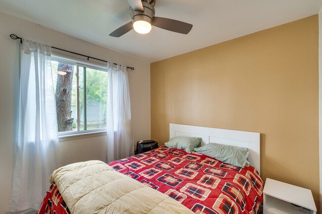 Building Photo - 35831 N Cedar Is