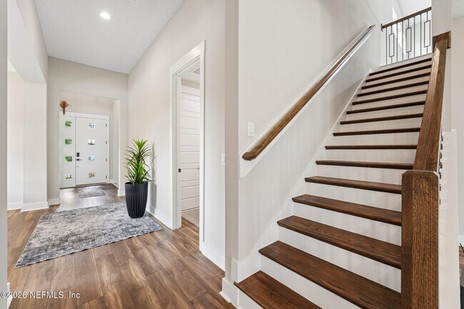 Building Photo - 10223 Silverbrook Trl