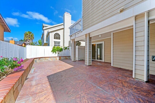 Building Photo - 2547 Orange Ave