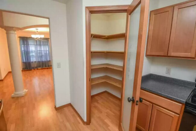 Building Photo - 502 Commander Ct