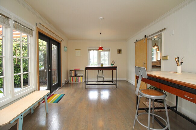 Building Photo - 3508 NE 27th Ave