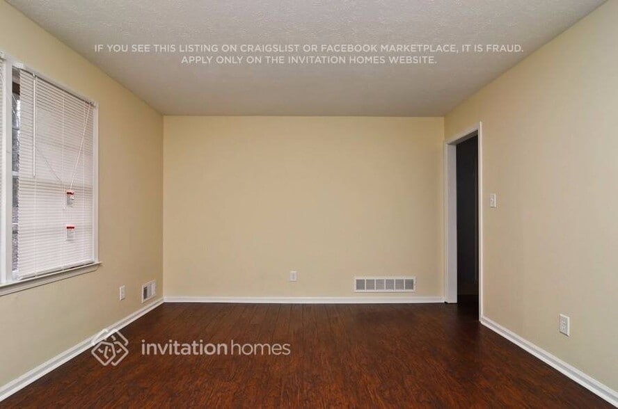 Building Photo - 2668 Earl Dr