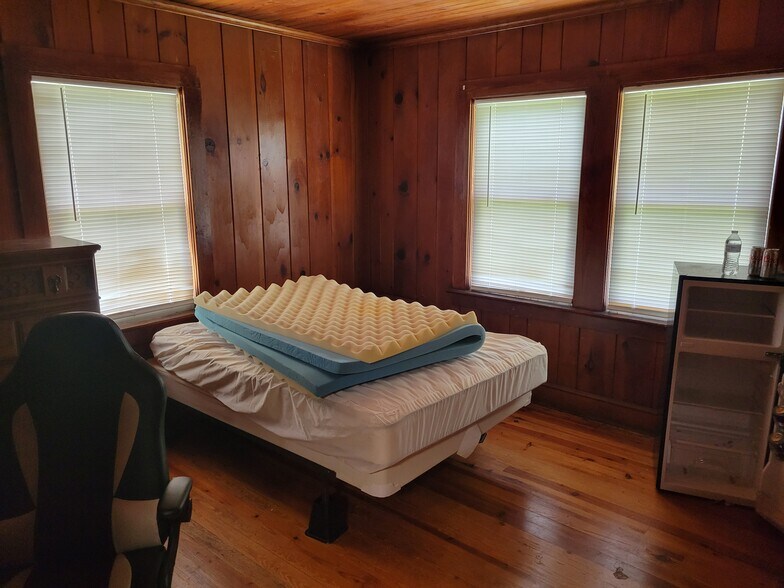 Building Photo - 202 Clemson St