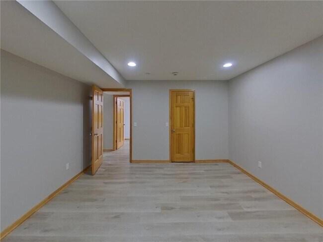 Building Photo - 209 Greenbriar Ln