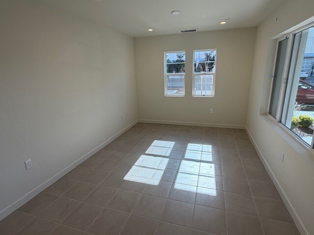 Building Photo - 1436 Waterside Ln