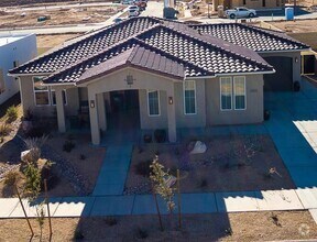Building Photo - Beautiful Desert Color Home