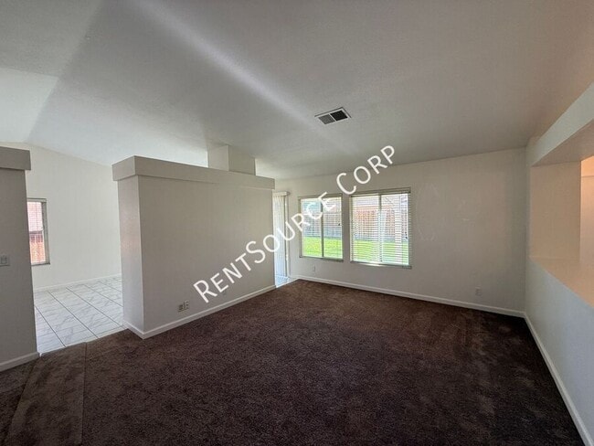 Building Photo - 2240 Westpark Dr