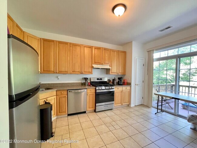 Primary Photo - 17 Persimmon Ln