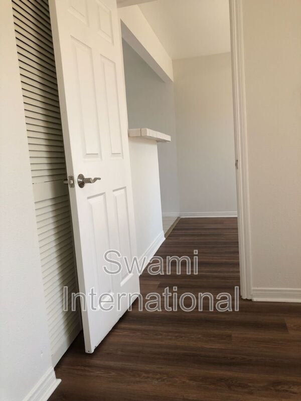 Building Photo - 4542 W Imperial Hwy