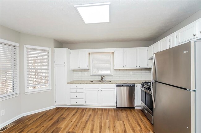 Building Photo - 108 Brandi Dr