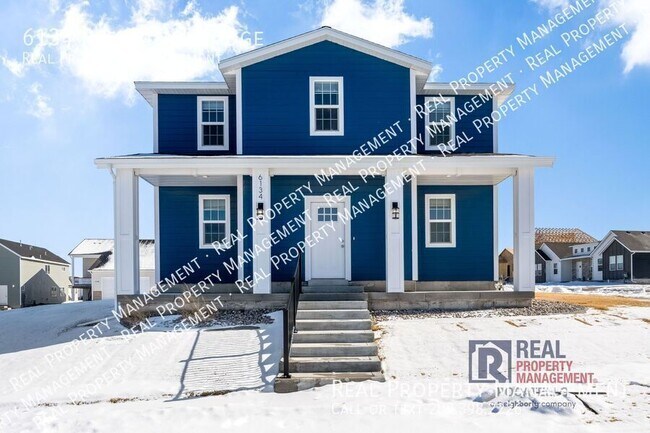 Building Photo - NEW BUILD - 5 bedroom 3.5 House