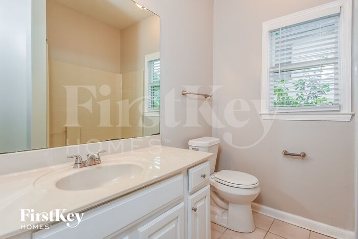 Building Photo - 127 Chickory Ln