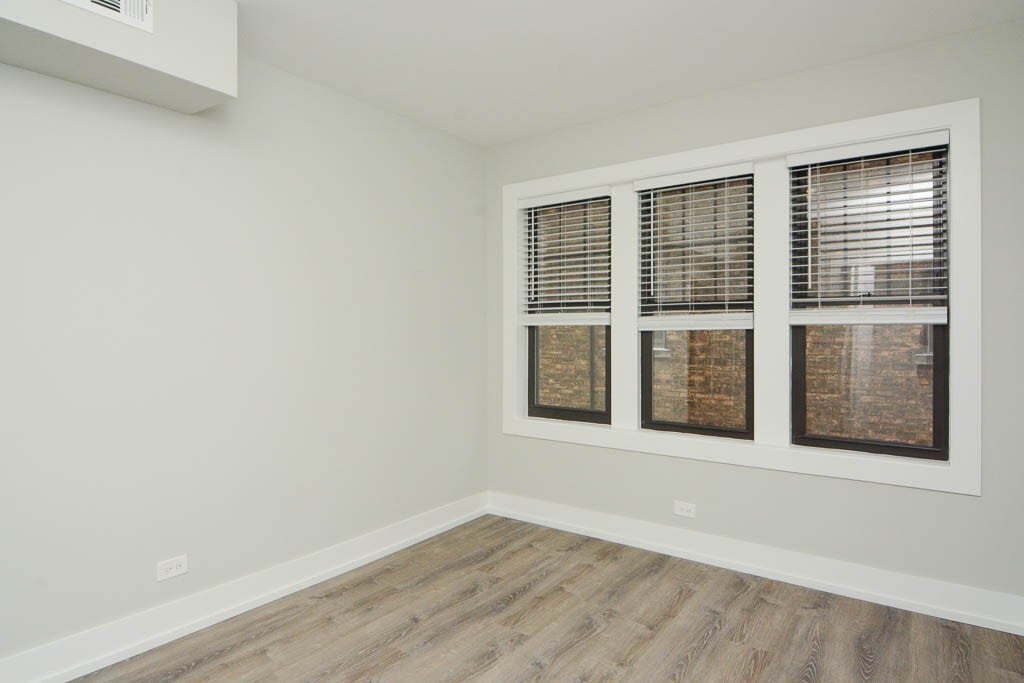 Building Photo - 1133 Maple Ave