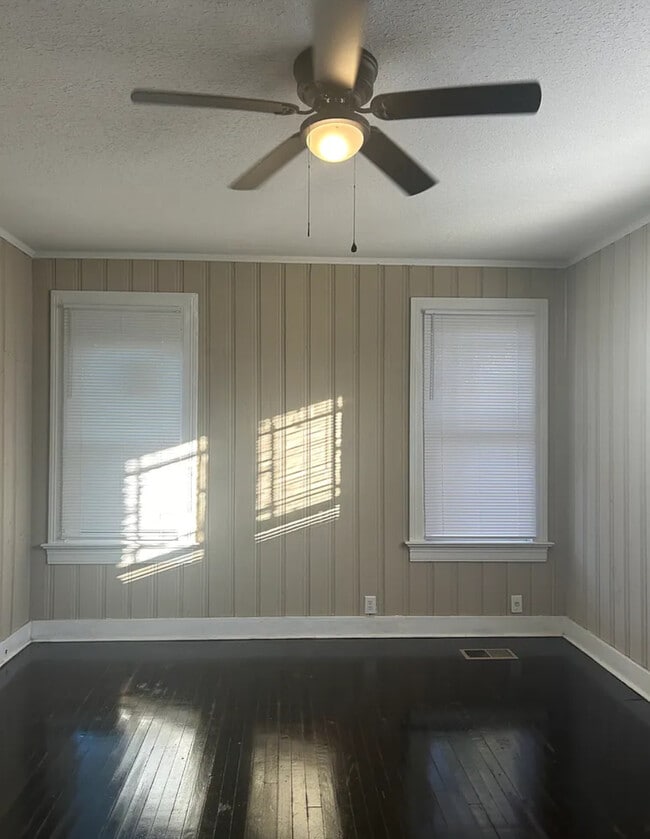 Building Photo - 257 Forest Valley Dr