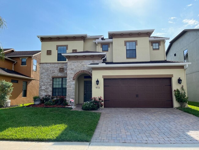 Building Photo - Five Bedroom with Water View in Avalon Park