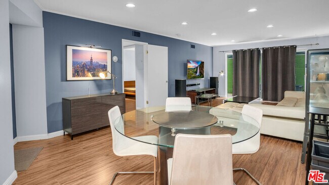 Building Photo - 2260 N Cahuenga Blvd