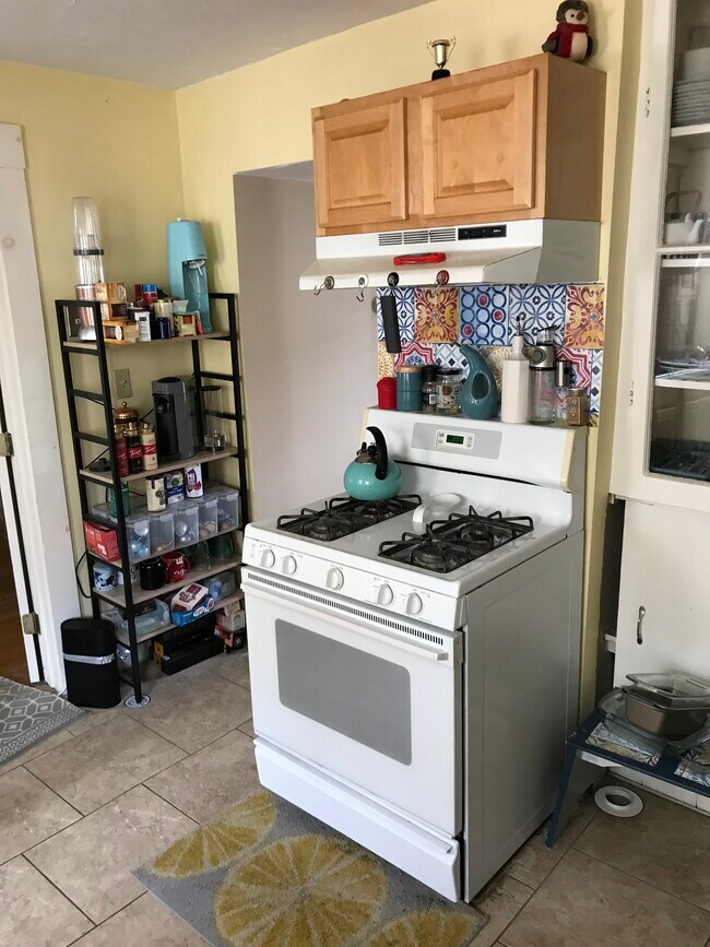 Building Photo - 387 Cambridge St