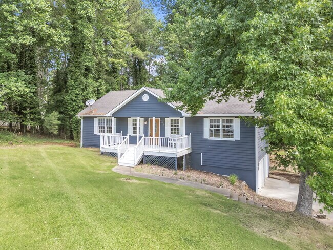 Building Photo - 608 Wood Ridge Dr