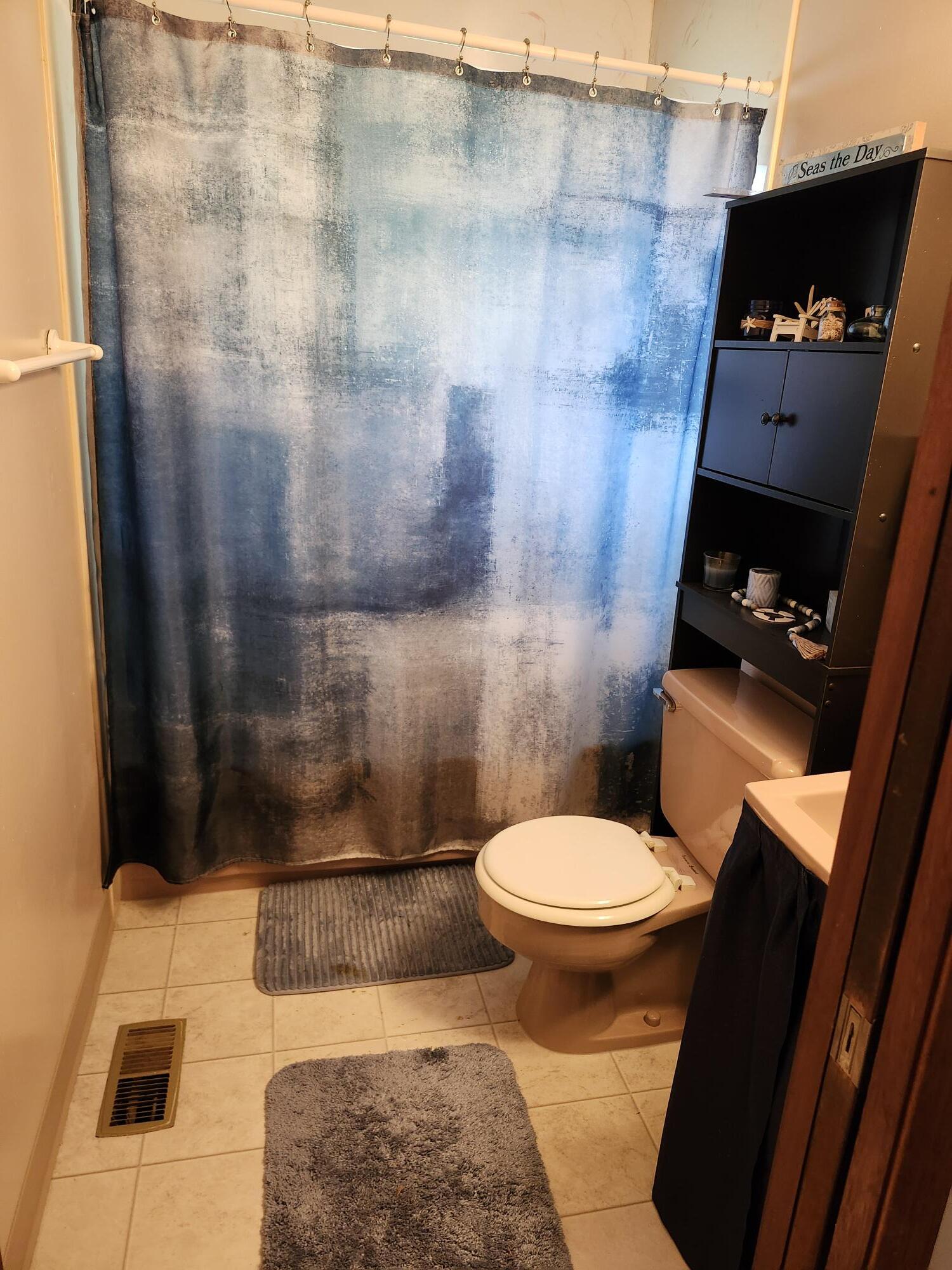 Building Photo - 1415 24th St SE