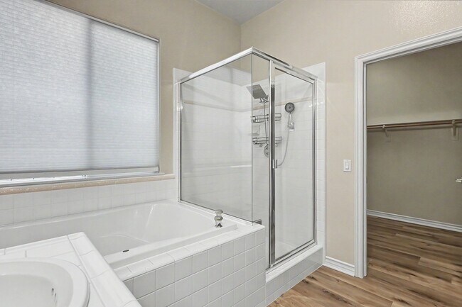 Building Photo - 4614 Via Del Rancho