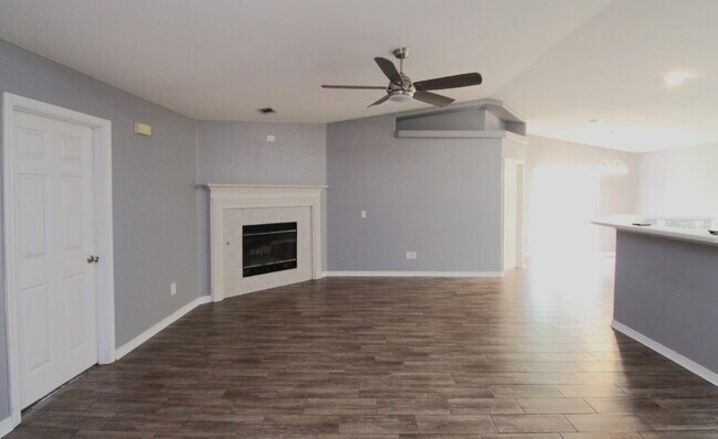 Building Photo - Spacious Southwest Pensacola Home with 2-Car Garage & Fenced Yard – ½ Off First Month’s Rent!