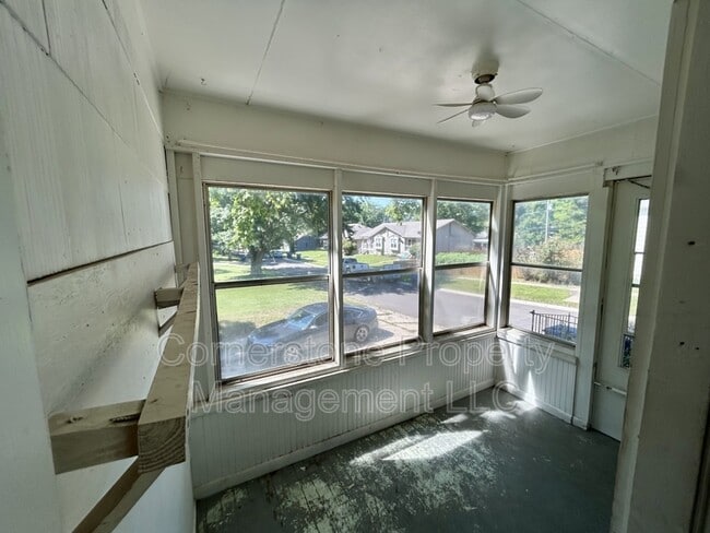 Building Photo - 706 Locust St