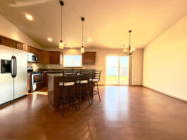 Building Photo - 1316 Robie Ln