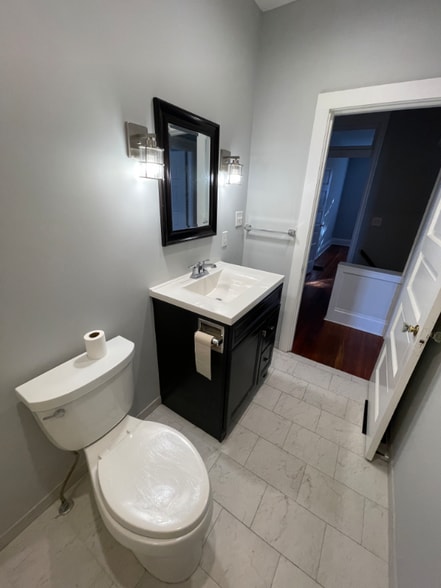 Building Photo - 80 W Greenwood Ave