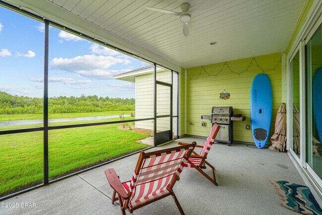 Building Photo - 9431 Paradise Dr