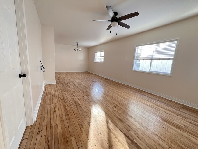 Living Room/Dinning Room - 719 7th St