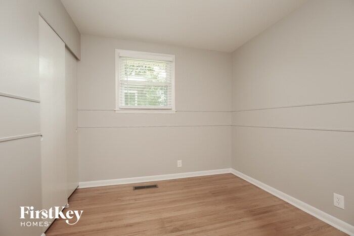Building Photo - 3710 Plantation Dr