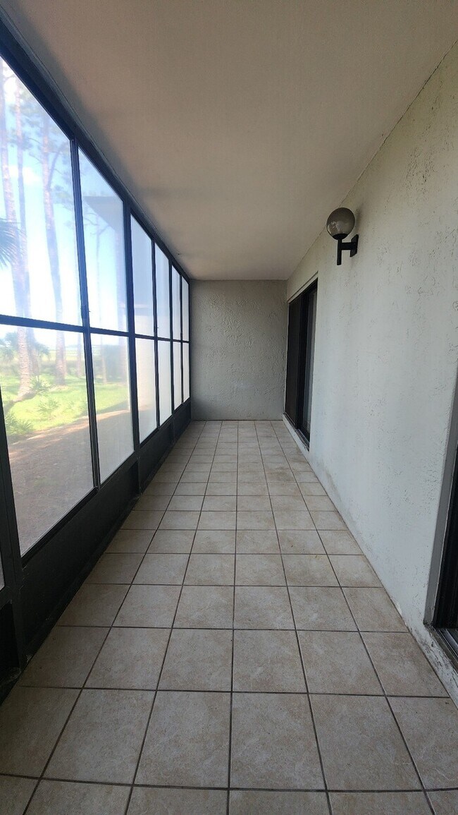 Building Photo - Conquistador 2 Bed 2 Bath - Just steps from the pool!