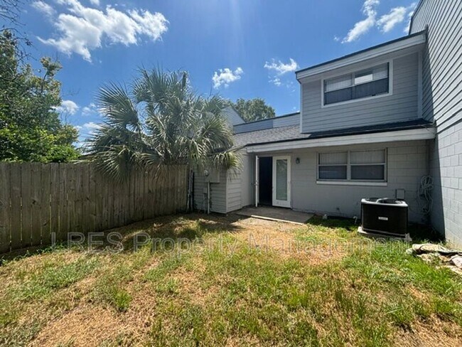 Building Photo - 1605 Terrace Dr