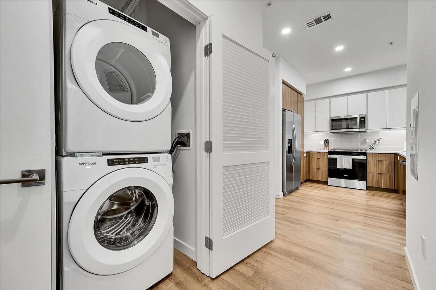 Building Photo - 593 Camino De La Reina