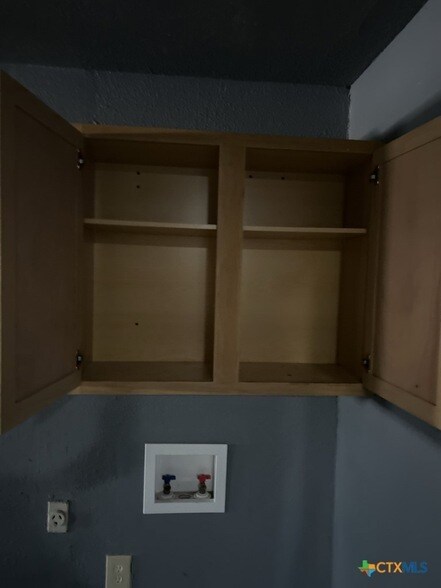 Building Photo - 2310 Zinnia Ct