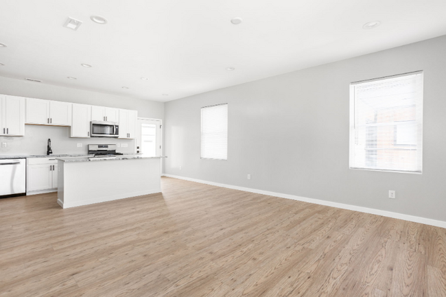 Building Photo - 1111 N Hamilton Ave
