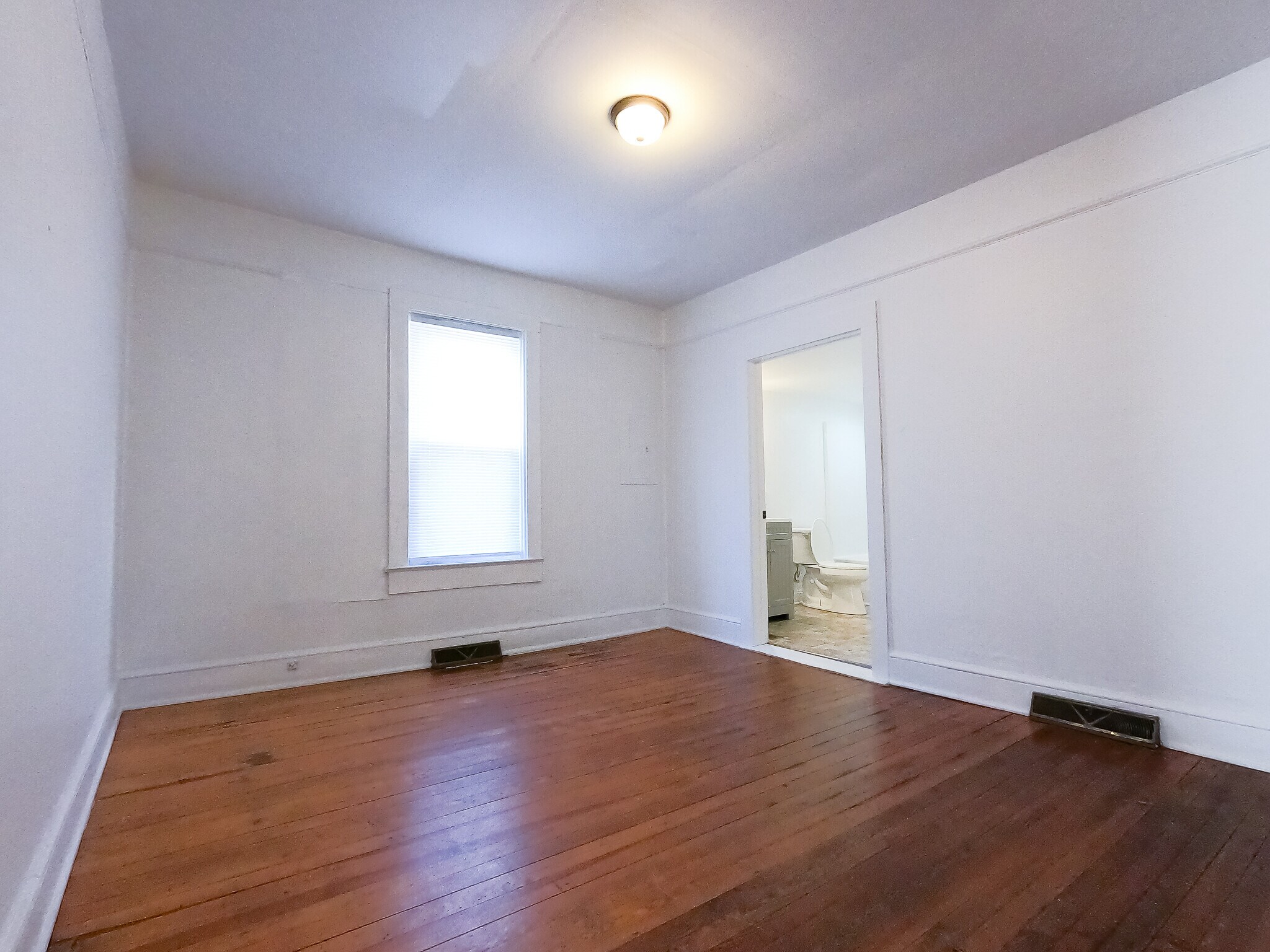 Building Photo - 519 4th Ave