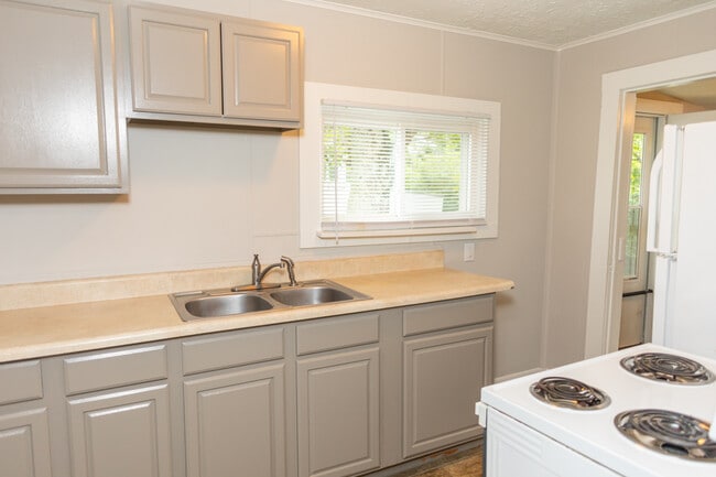 Building Photo - 507 Horton Pl NW
