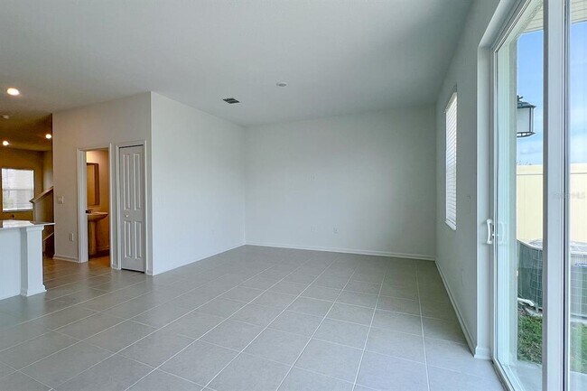 Building Photo - 2607 Skyline Lp