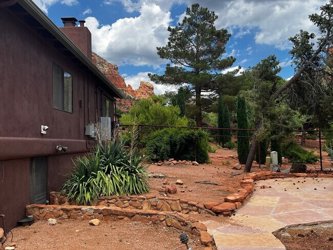 Building Photo - Unfurnished, 1-year long-term rental