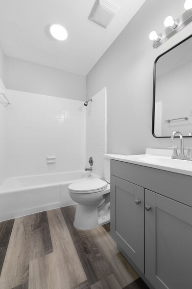 Building Photo - 6301 Frankn Dot Dr