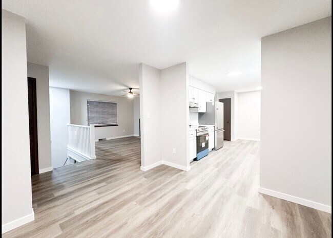 Building Photo - 2008 Juniper Dr