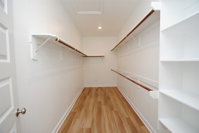 Building Photo - 26806 Skylark Blf Trl