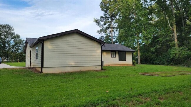 Building Photo - 389 Rosser Rd