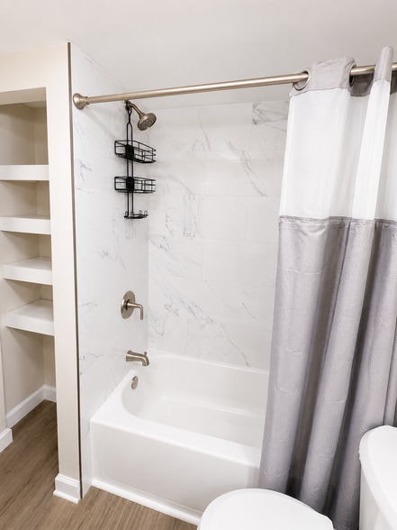 Bathroom - 1800 Jefferson Park Ave