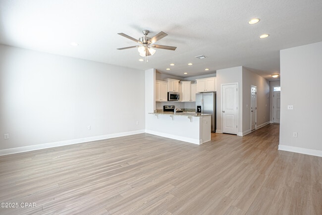 Building Photo - 7472 Shadow Lake Dr