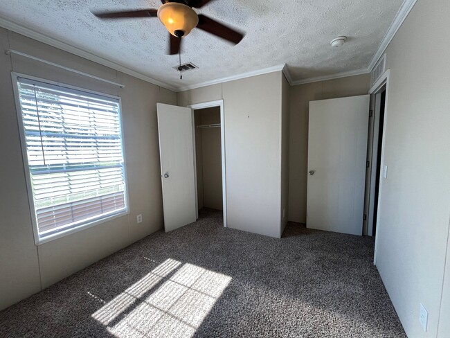 Building Photo - 3 Bedroom 2 Bath home on 1 acre in Wellborn