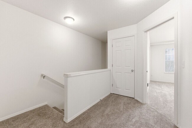 Building Photo - 2322 NW 168th Pl