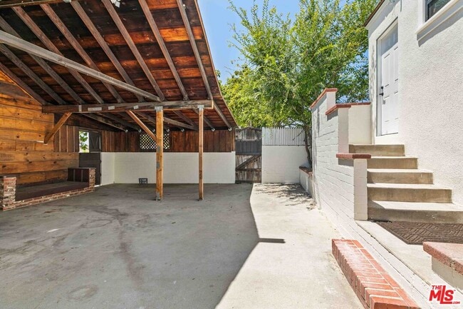 Building Photo - 1722 Bel Aire Dr